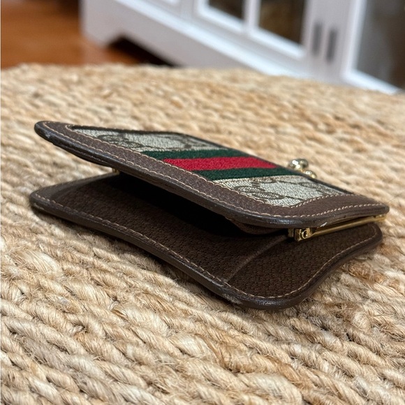 Gucci Kiss Lock Coin Purse - Picture 3 of 4